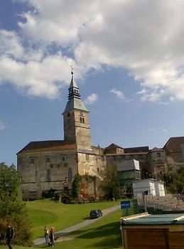 Innenhof mit Hofburg, Aus: Wikicommons 