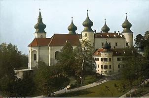 Schloss Artstetten. Waldviertel. Niederösterreich. Handkoloriertes Glasdiapositiv. Um 1910., © IMAGNO/Öst. Volkshochschularchiv