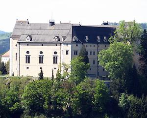 Schloss Greinburg, Foto: Pfeifferfranz. Aus: WikiCommons 