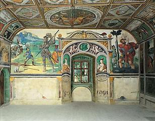 Schloss Goldegg im Pongau. Westwand des Rittersaales. 1536. Wandmalerei mit hl. Christophorus (rechts) und David und Goliath (links). Photographie. Um 1990., © IMAGNO/Austrian Archives