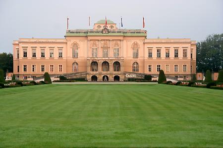 Schloss Kleßheim, Foto: MatthiasKabel. Aus: WikiCommons 