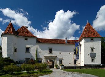 Schloss Stubenberg., Foto: Herzi Pinki. Aus: Wikicommons unter CC 