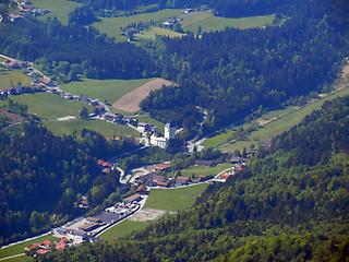 Die Ortschaft Mariastein in Tirol., Foto: Thom16. Aus: Wikicommons unter CC 