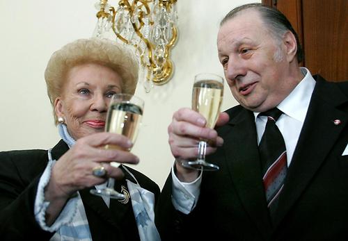 Lore Krainer und Herbert Prikopa, anlässlich der Verleihung des Berufstitel 'Professor' 2005