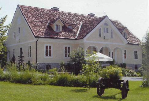 Das Erzherzog-Johann-Haus aus der ersten Hälfte des 19. Jh.