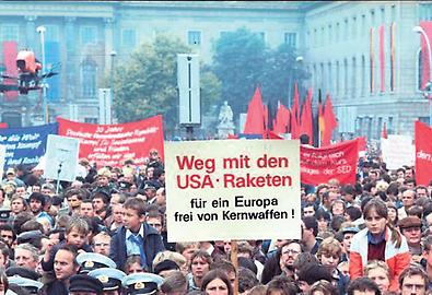 Demo am Berliner Bebelplatz zum Internationalen Gedenktag für die Opfer des Faschismus