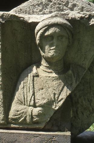 Relief norische Frau