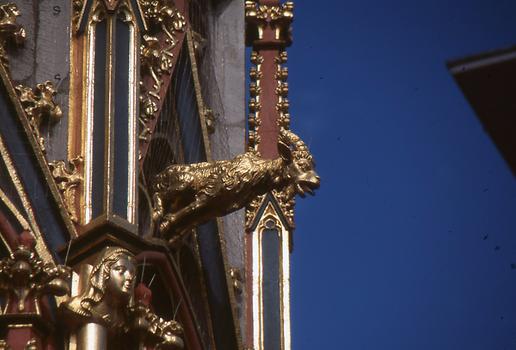 Beautiful Fountain, details