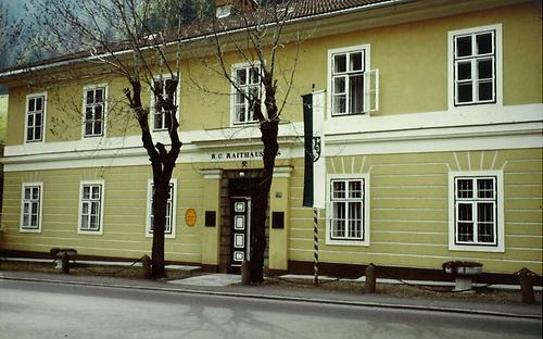 Abb.1.: Das Raithaus in Vordernberg, Sitz der Lehranstalt, Foto Universitätsarchiv Leoben, Bilddokumentation