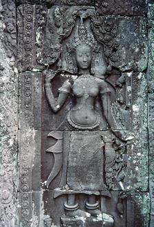 Auch im Bayon Tempel finden sich zahlreiche Apsaras, himmlische Tänzerinnen.
