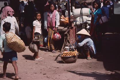 Small market at Phuni Banam.