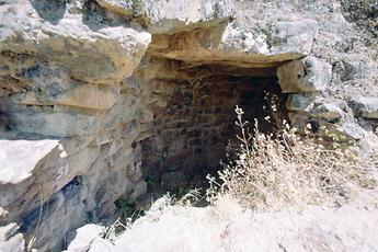 Lateral opening leading into the upper floor rooms reserved for the gods.