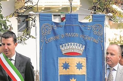Vertreter der Gemeinde Mason geben dem seit 70 Jahren Vermissten in Österreich die letzte Ehre