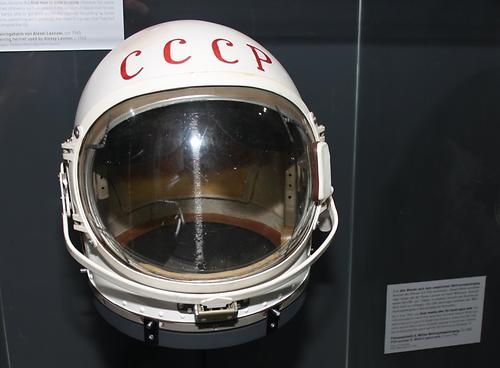 Der Trainingshelm des Kosmonauten Alexei Leonow aus dem Jahr 1965