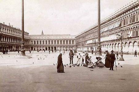 Markusplatz um 1870 - Photo Carlo Naya (mit Klick vergrößern!)