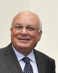Franz Schausberger ist Vorsitzender des Instituts der Regionen Europas (IRE). Im Europäischen Ausschuss der Regionen liegt sein Schwerpunkt auf den Staaten des Westbalkans. Er war 1996 bis 2004 Landeshauptmann von Salzburg.