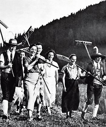 Amerikanische Studentinnen nach der Feldarbeit, Ötz in Tirol, 1935