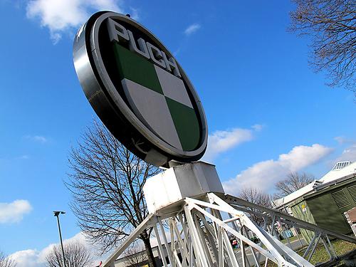 Diese überdimensionale Leuchtreklame stand als ein rotierendes Display einst auf dem Puch-Hochhaus in Thondorf. (Foto: Martin Krusche)