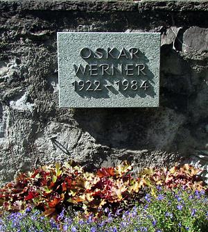 Eine Gedanktafel auf dem Friedhof Triesen in Liechtenstein.