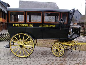 Der Pferdeomnibus, einst ein wichtges Verkehrsmittel, heute ein rares Vergnügen – (Foto: Martin Krusche)