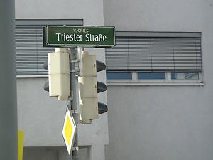 Die Triester Straße erinnert an die frühere Wichtigkeit des Hafens. (Foto: Martin Krusche)