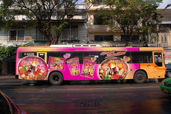 Thailändischer Bus