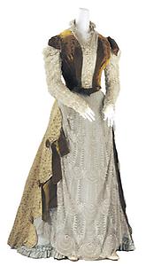 Makart-Stil, Damenhofkleid von 1886