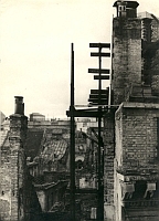 Kurt Regschek: Blick vom Atelier auf Hotel-Ruine, 1959