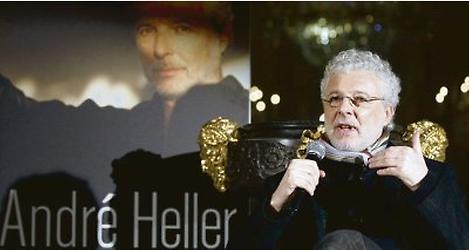 André Heller bei der Präsentation seiner Biografie, © Wiener Zeitung / APA/GEORG HOCHMUTH