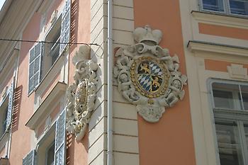 Das Wappen von Erzherzog Karl II und von dessen Ehefrau Maria von Bayern