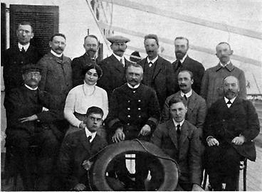 Hermann von Schrötter (hintere Reihe rechts) 1910 auf Teneriffa