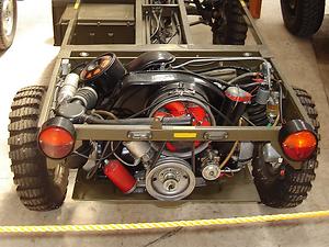 Der Haflinger-Motor ist ein luftgekühlter Zweizylinder Boxer, der auf engem Raum die nötige Kraft für eines der effizientesten Geländefahrzeuge der Geschichte liefert. – (Foto: Martin Krusche)