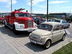 Der Steyr-Puch 500 vor einem Steyr 480. (Foto: Martin Krusche)