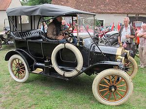 Ford Model T: eine große Stufe zwischen Motorhaube und Fahrgastraum. (Foto: Martin Krusche)