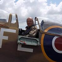 Ich tippe auf das Cockpit einer Spitfire. (Foto: Derek Bird)