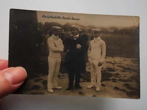 Die Renner-Buben Alexander und Anatol mit ihrem Vater Franz Renner. (Archiv Martin Krusche)