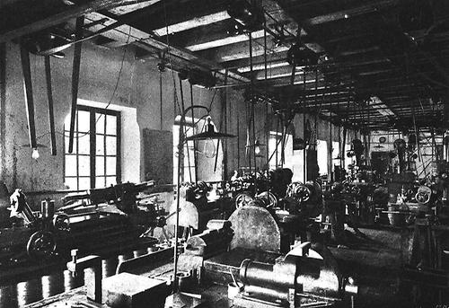 1905: Die Fräserei der Puchwerke, bevor die Zweite Industrielle Revolution einen völligen Umbau der Anlagen erzwang – (Foto: Allgemeine Automobil-Zeitung)