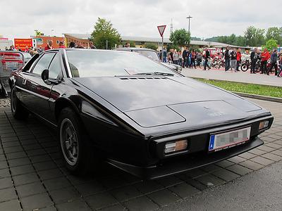 Der markante Keil: Lotus Esprit.