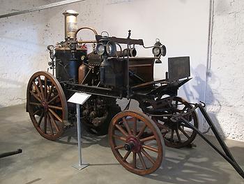 Maschine, aber kein Motor: Die Dampfspritze im Feuerwehrmuseum Groß St. Florian ist ohne Motor, muß von Pferden gezogen werden – (Foto: Martin Krusche)