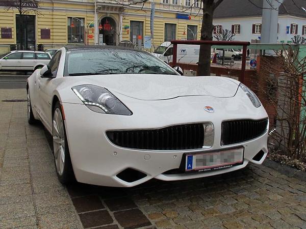 Exklusiver Sport-Hybrid: Fisker Karma an öffentlicher Ladestation - (Foto: Martin Krusche)