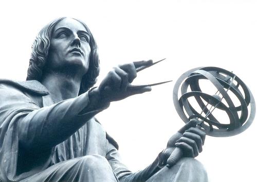 1822 schuf Bertel Thorvaldsen das Denkmal für Nikolaus Kopernikus in Warschau.