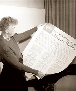 Die Tradition des umfassenden Flüchtlingsschutzes trat erst mit der Menschenrechts- Deklaration 1948 in Kraft.