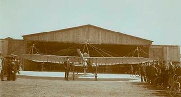 Erster Flugpionier in Wiener Neustadt war Igo Etrich, seine Flugapparate wurden auch international gekauft.