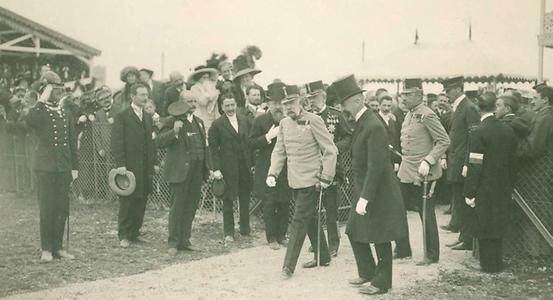 Im September 1910 kam der Kaiser persönlich zum Preisfliegen.