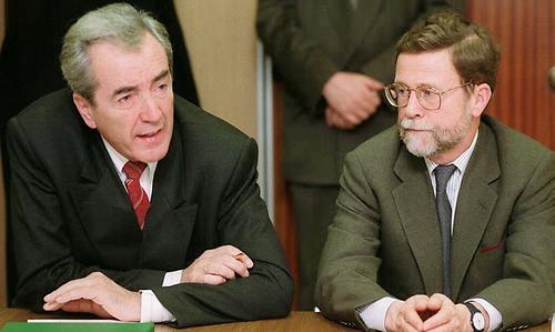 Der am 6. März verstorbene Manfred Scheich (r.) im April 1995 mit dem damaligen Außenminister Alois Mock