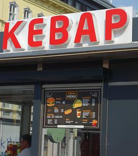 Das Wachstum der amerikanischen Ketten war durch die tatkräftige Mithilfe der Kebab-Bude nicht zu stoppen