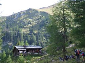 Karteisalm-Hütte und Bergstation