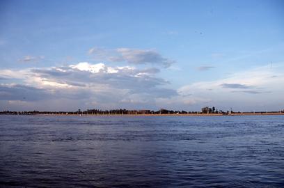 am Tonle Sap