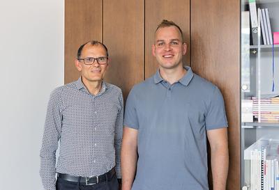 Die Neurologen Stefan Kiechl (li.) und Raimund Pechlaner legen erstmals Referenzwerte für die Pulswellengeschwindigkeit vor.