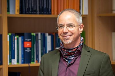 Univ.-Prof. Dr. Benjamin Kneihs